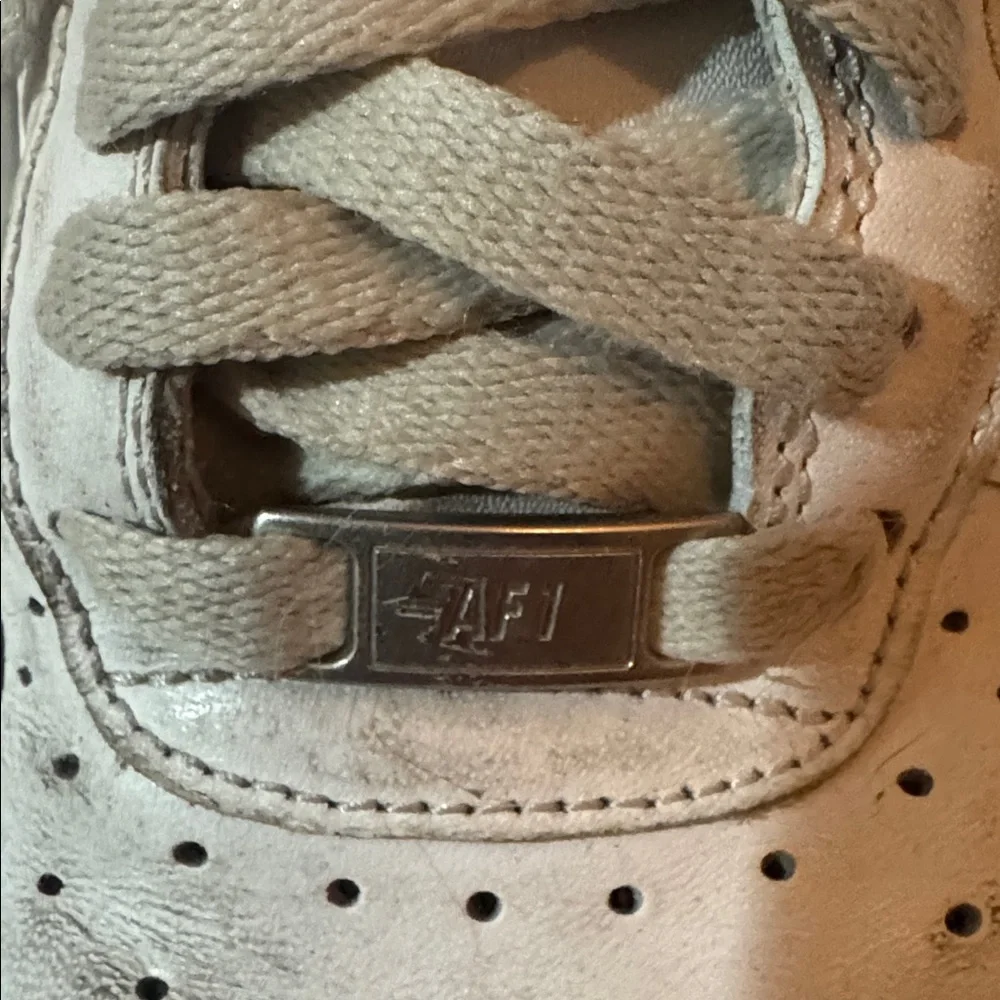 NIKE AIR FORCE 1 White Leather Sneakers Size 7.5 GUC DD8959-100 $115